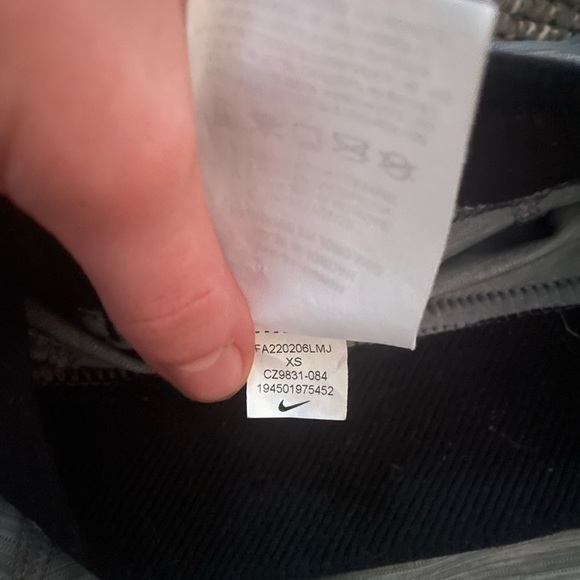 Nike pro shorts - Picture 3 of 3